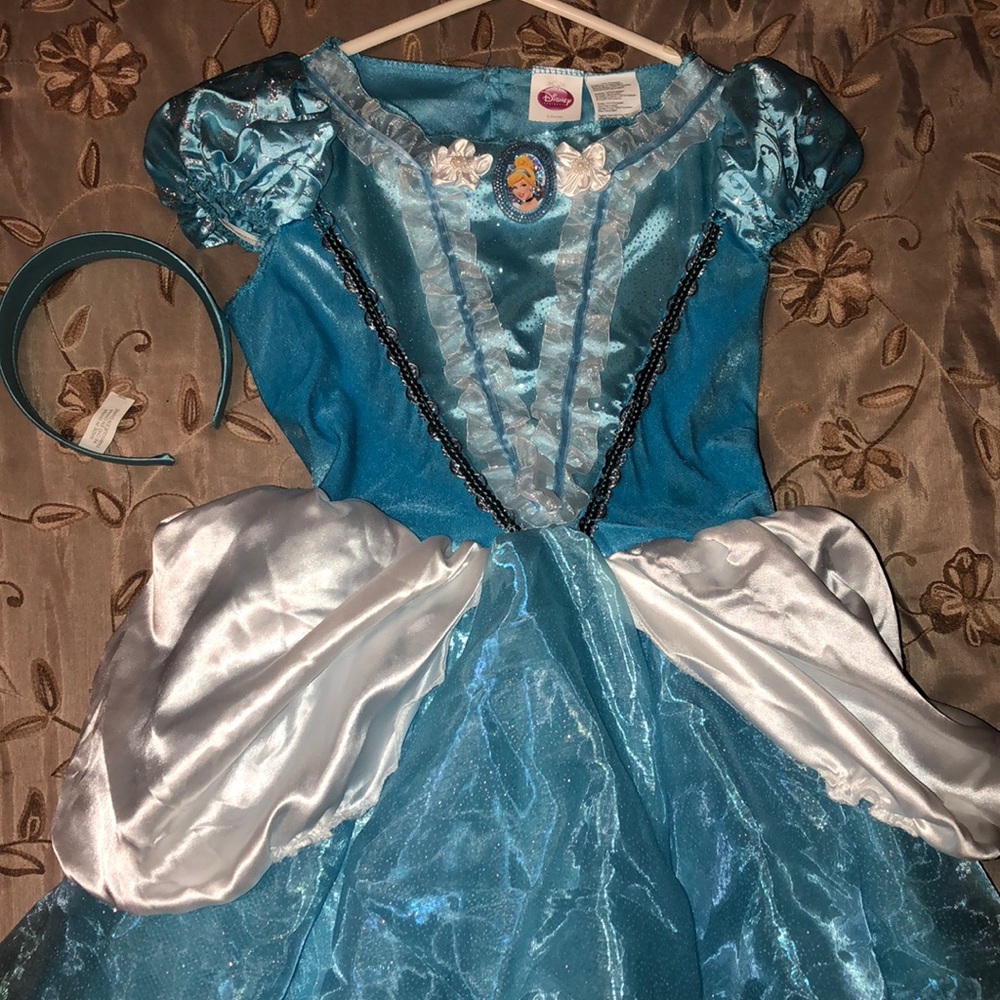 Little girls Disney Cinderella dress - Picture 8 of 8